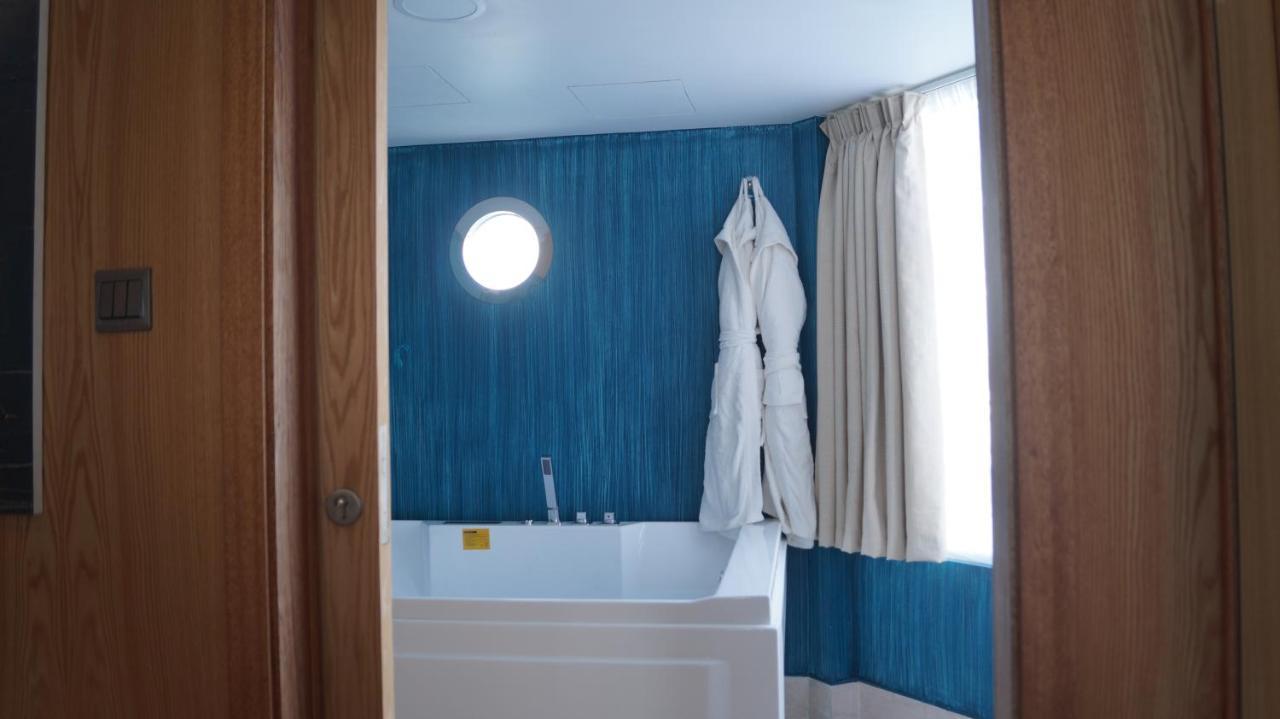 C Hotel Manáma Kültér fotó