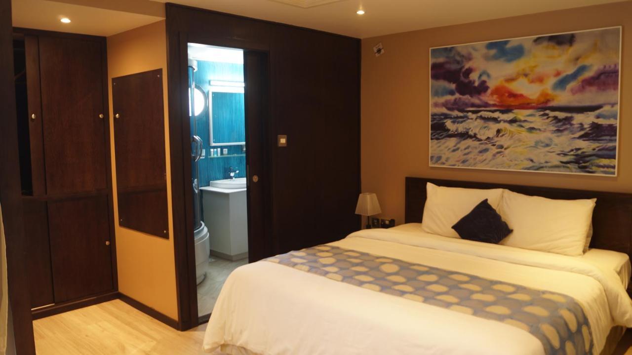 C Hotel Manáma Kültér fotó