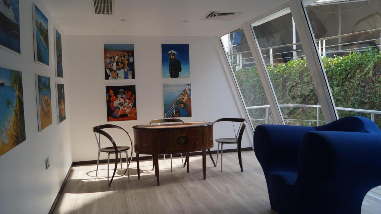 C Hotel Manáma Kültér fotó