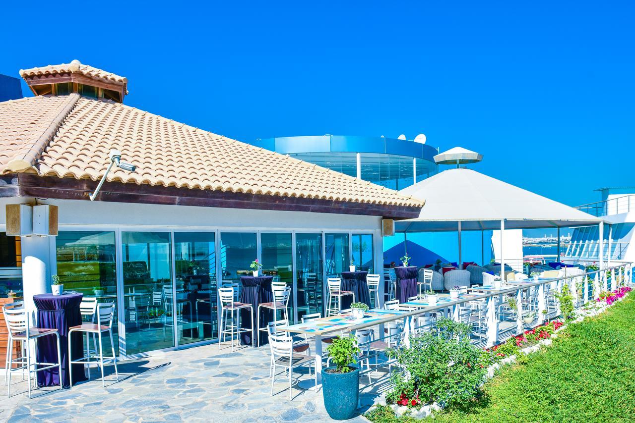 C Hotel Manáma Kültér fotó